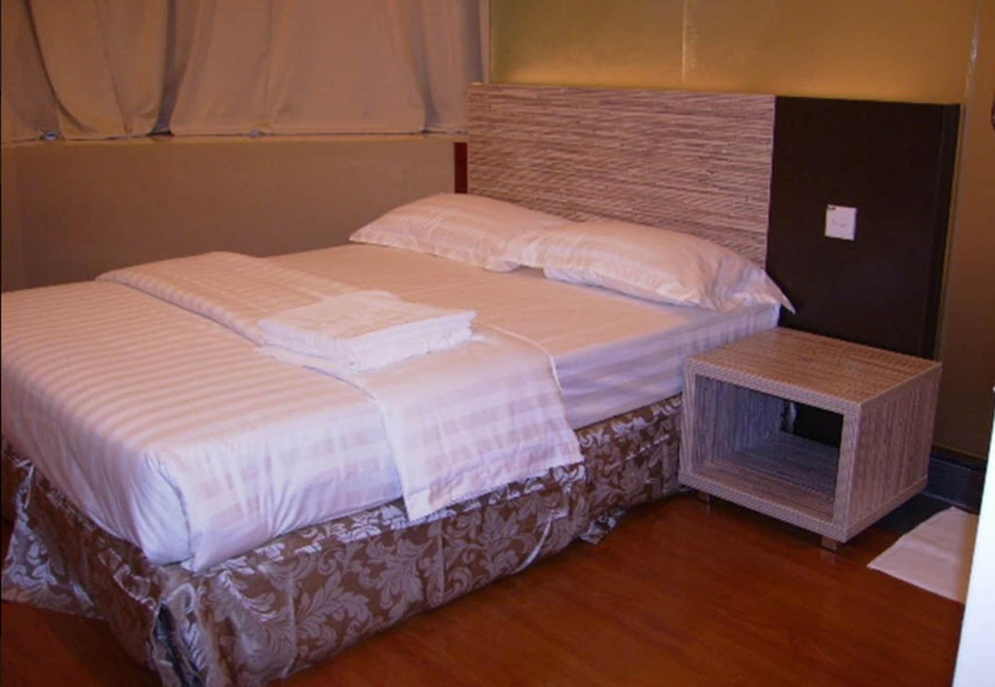 צ'ראס Lbs Hotel מראה חיצוני תמונה