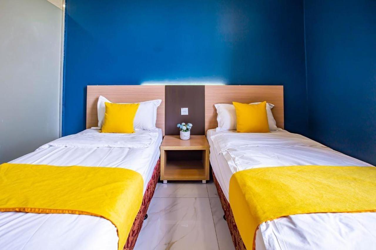 צ'ראס Lbs Hotel מראה חיצוני תמונה